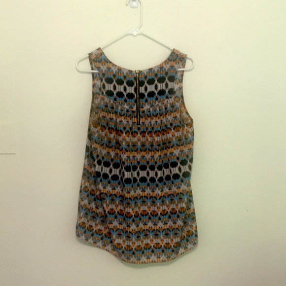 Sleeveless Woman’s Top - Picture 3 of 3